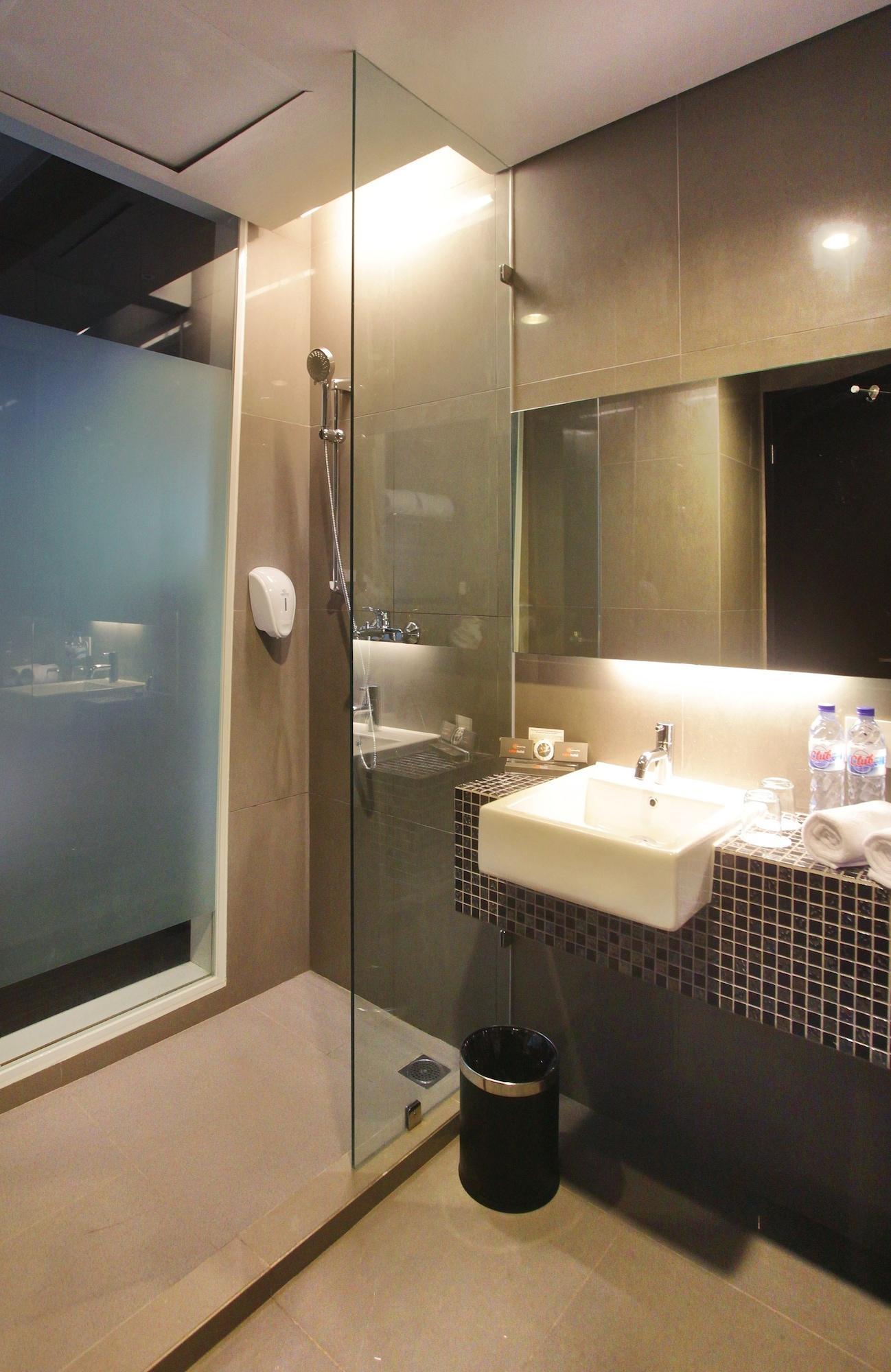 Cabin Hotel Jakarta Exterior foto
