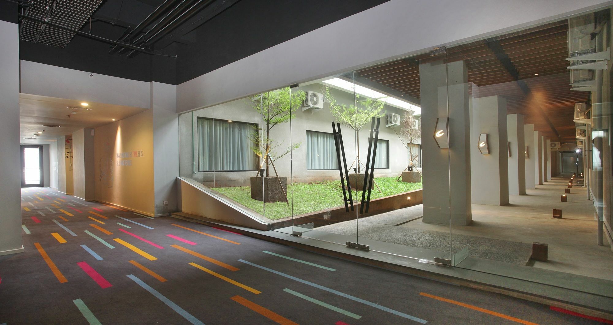 Cabin Hotel Jakarta Exterior foto
